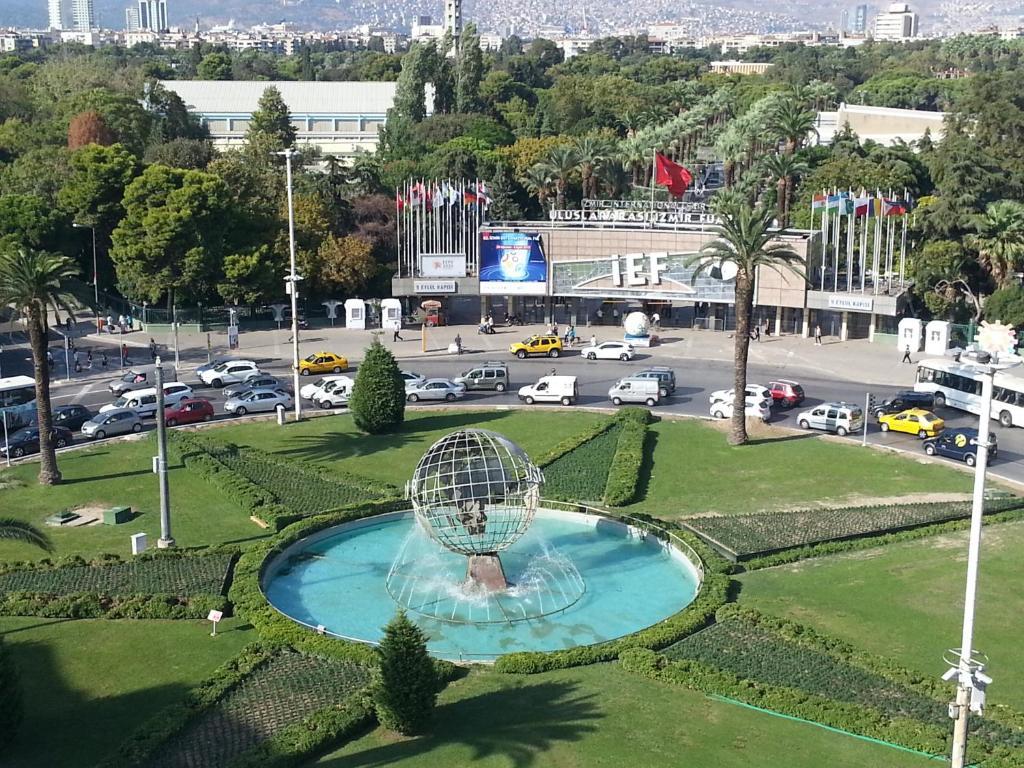 Walk In Hotel Izmir Exteriör bild