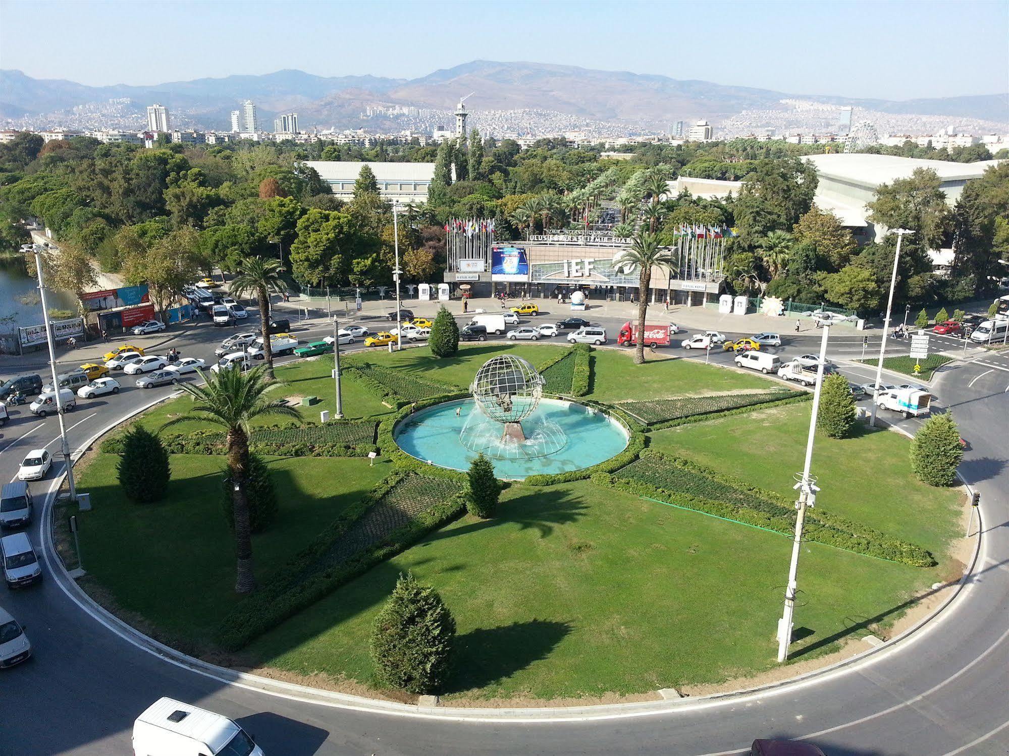 Walk In Hotel Izmir Exteriör bild